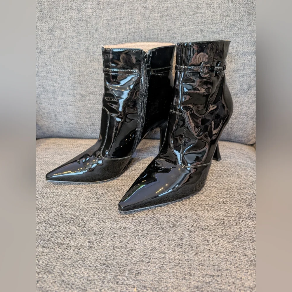 NeroGiardini Pointed Toe Bootie